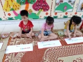 Lớp 5 -6 tuổi trường Mầm non Đồng Tiến tổ chức hoạt động toán “Thêm bớt chia nhóm đồ vật có 10 đối tượng thành 2 phần”
