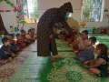 Lớp 4 tuổi trường Mầm non Đồng Tiến dạy trẻ kỹ năng trong cuộc sống